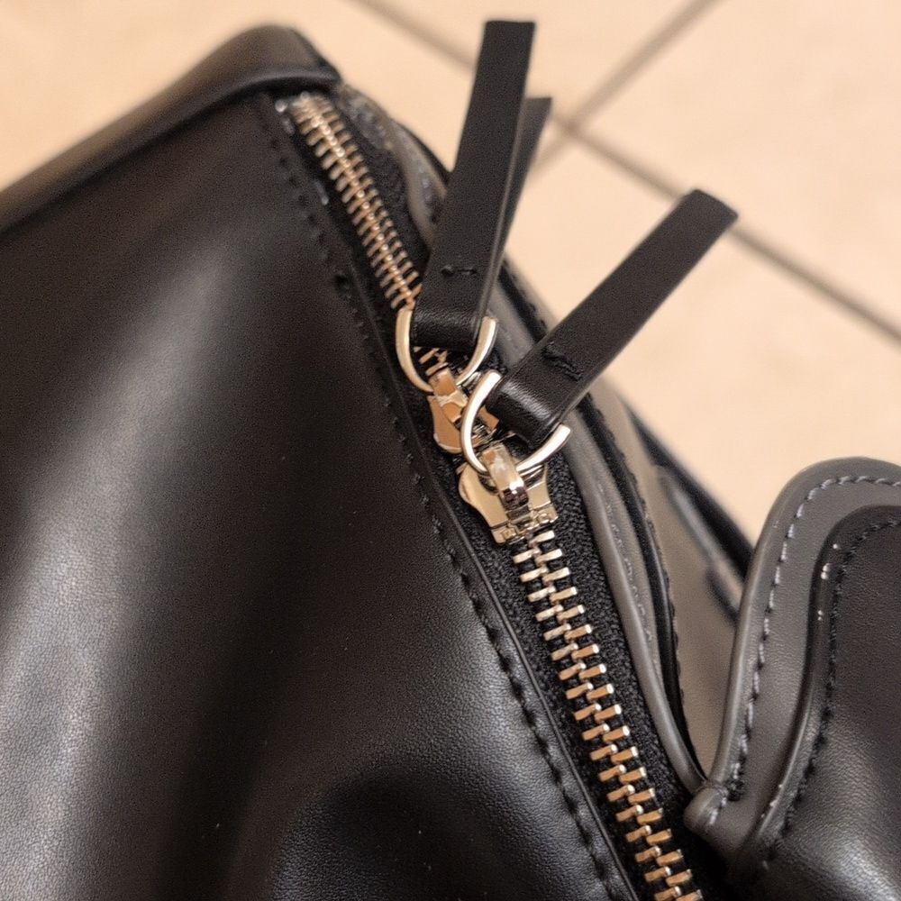 Jeffree Star x Shane Pig Piggy Backpack Black - Picture 5 of 12